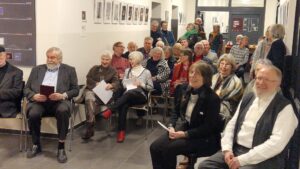 Vernissage Farbe, Form & Fantasie Bernd Wilms Bernd Wilms und Gäste der Vernissage im Foyer des Quartier 36