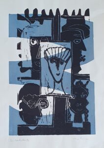 Holzschnitt von fünf Gesichtern. Je zwei Gesichter nebeneinander und untereinander. Ein fünftes ist in der Mitte darübergelegt. Die Farben sind blau, schwarz und hellgrau.