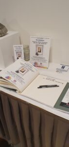 Gästebuch und Flyer