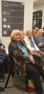 Annegret Vahle lächelt in die Kamera.